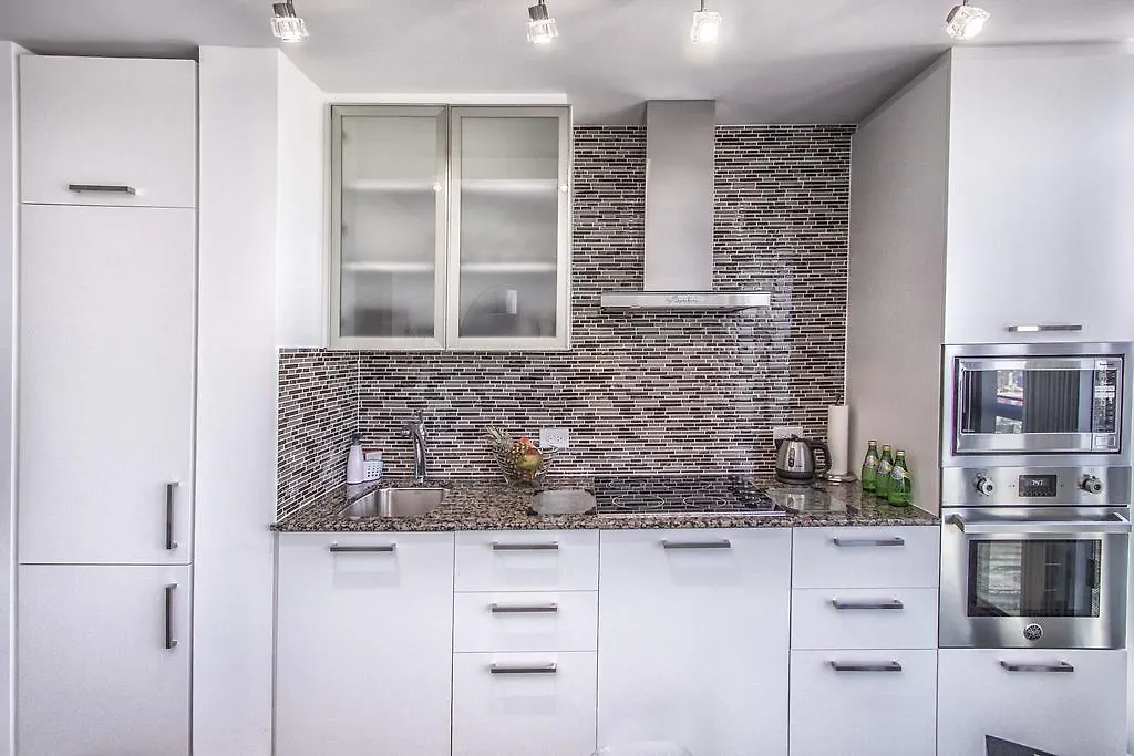 Atlantis Suites - Toronto Furnished Apartment On York Street